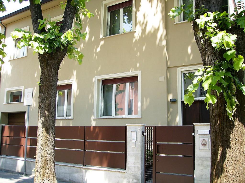 I Tigli Guest House Piacenza Buitenkant foto